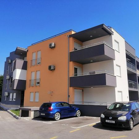 Luxury Apartment Queen Solin Eksteriør bilde