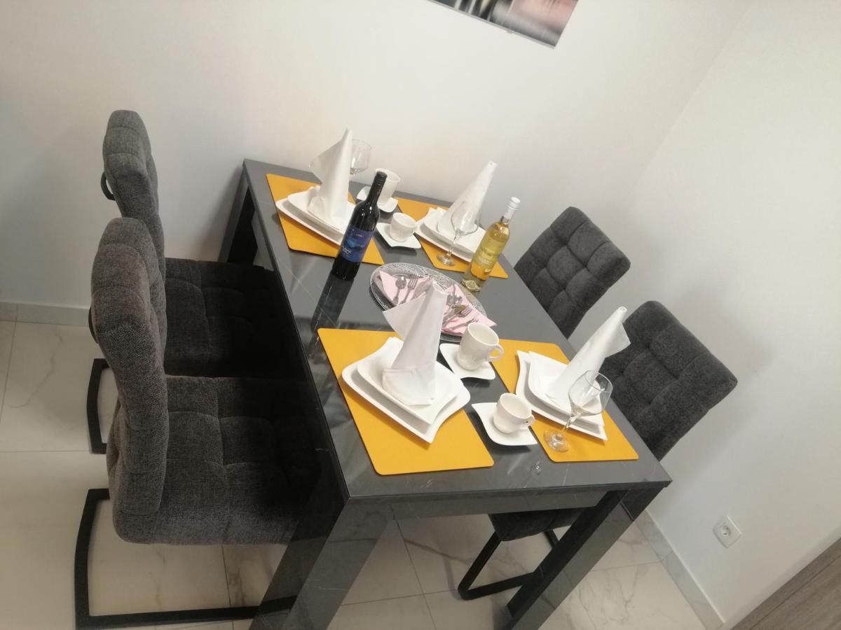 Luxury Apartment Queen Solin Eksteriør bilde