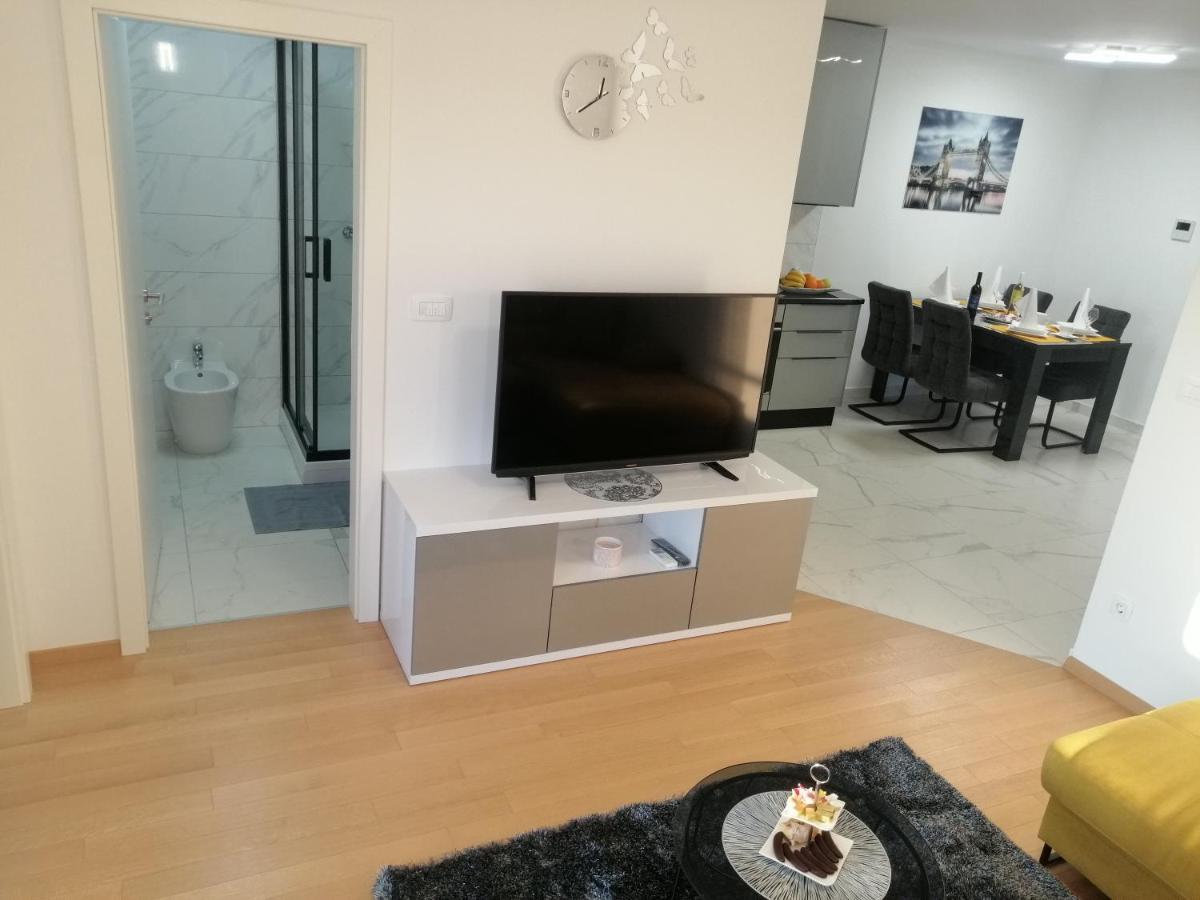 Luxury Apartment Queen Solin Eksteriør bilde