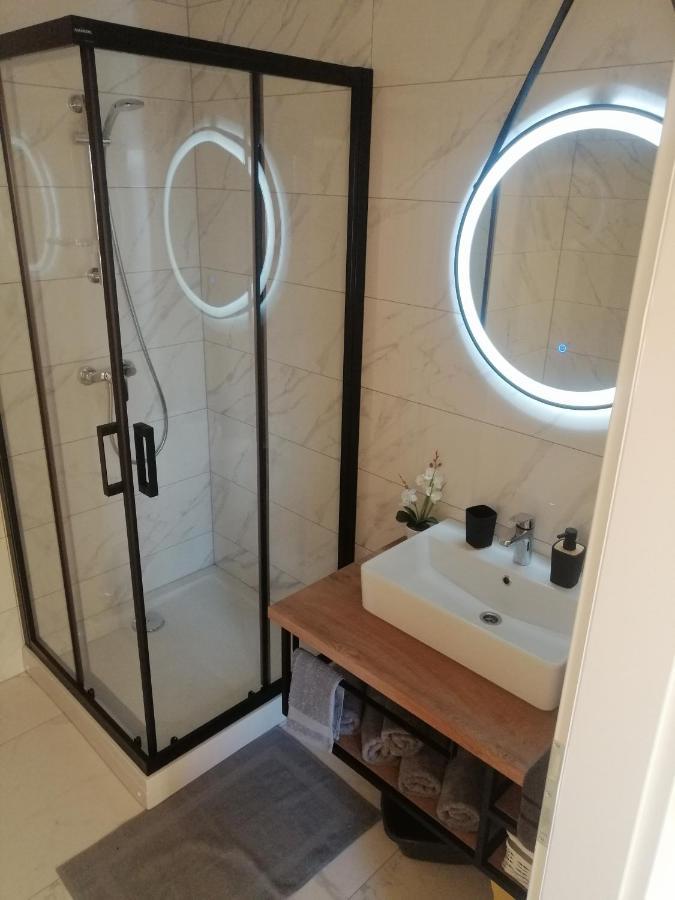 Luxury Apartment Queen Solin Eksteriør bilde